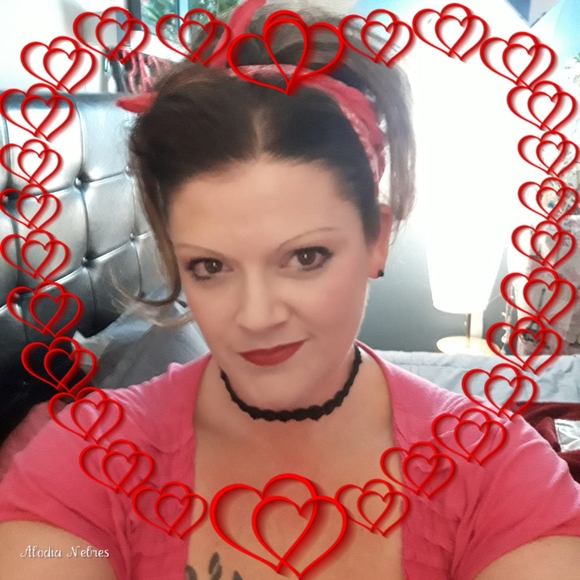 Meet your Posher, Amanda - Picture 1 of 1